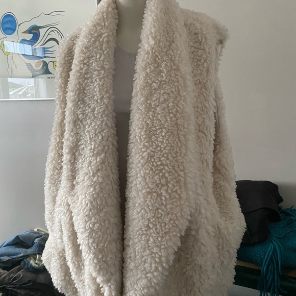 🆕 Sherpa Drape Vest 3x Never WormTorrid New! Cream - Picture 2 of 6